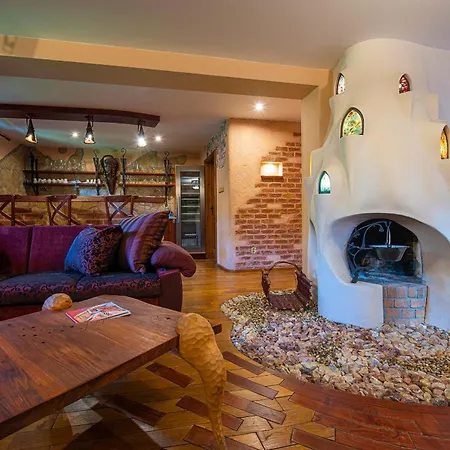 Guest house Platanus By Pieris 3*