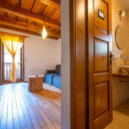 Guest house Platanus By Pieris 3*